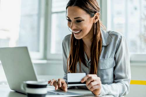 7 keuntungan yang bisa anda dapatkan jika anda memiliki kartu kredit