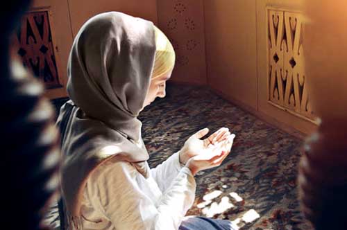 Simak 5 Tips Mudah Makin Khusyuk Dalam Berdoa Agar Ramadhan Makin Berkah