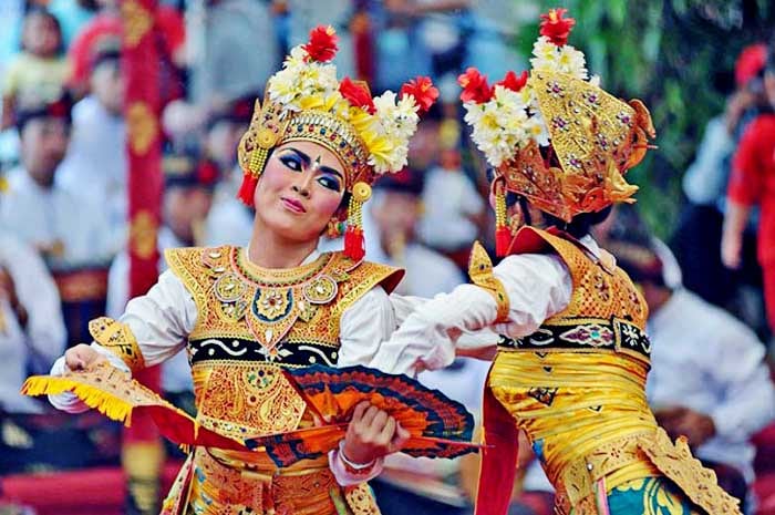 Pakaian adat Bali
