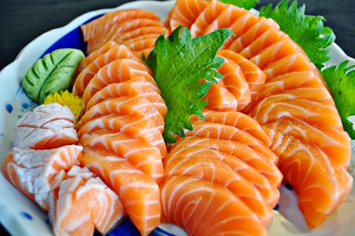 Jenis Makanan yang Bagus Untuk Bayi dengan Makan Ikan Salmon