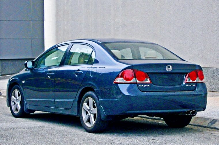 Mobil Sedan Civic FD 2008