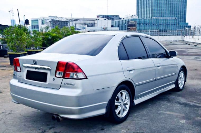 Mobil Sedan Civic VTI-S 2005