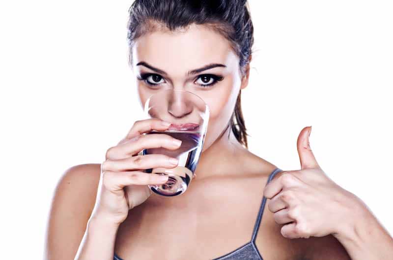 Manfaat Minum Air Putih Untuk Wajah Bisa Mengurangi Jerawat