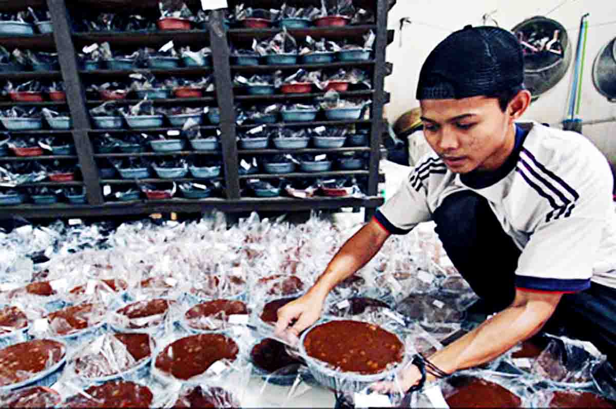 Dibuat Saat Ada Perayaan Tertentu - Sejarah dodol Betawi sebagai makanan yang menandai suatu acara penting