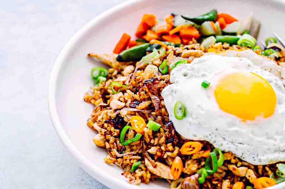 Nasi Goreng - Makanan sahur 30 hari sederhana yang mengenyangkan