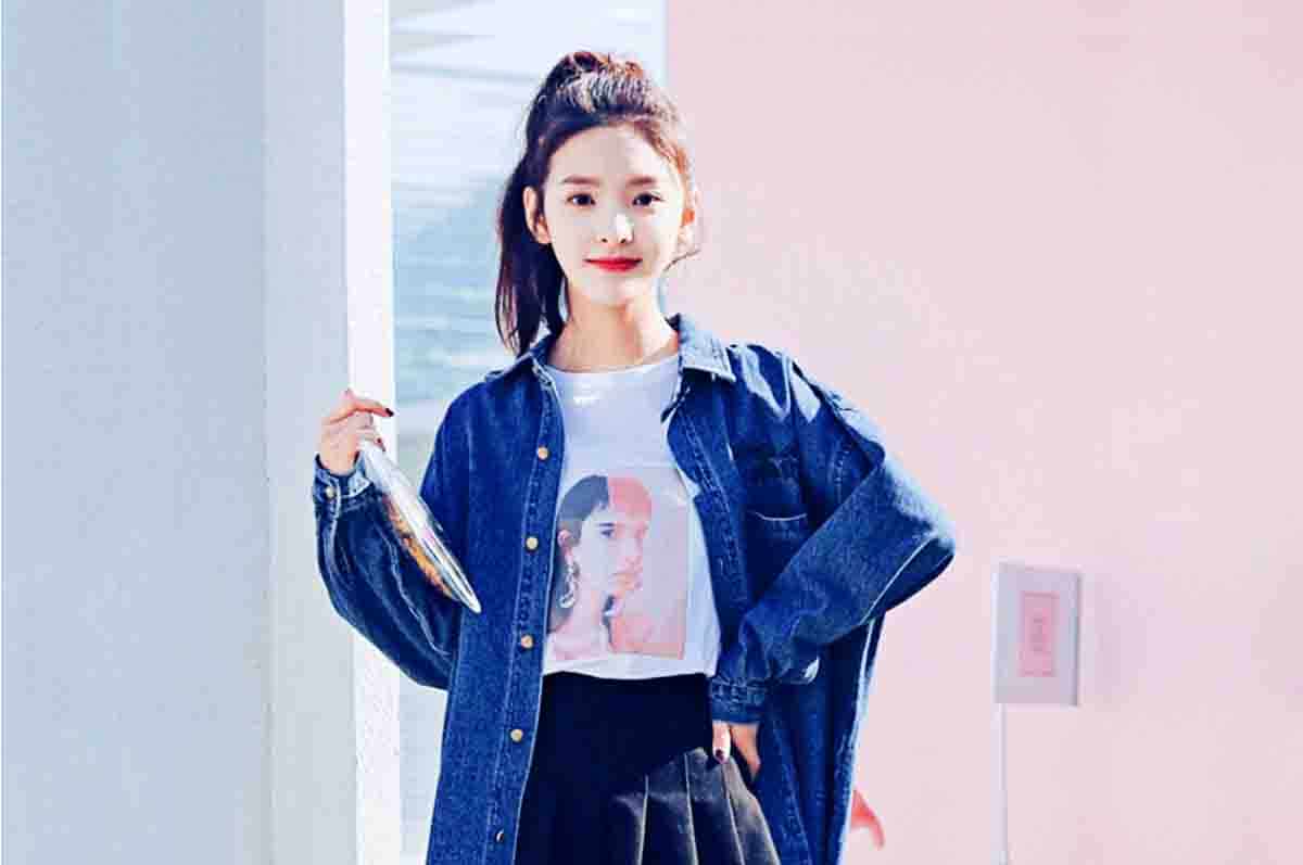 Sweety Monday - Outfit ke kampus ala Korea dengan jaket denim