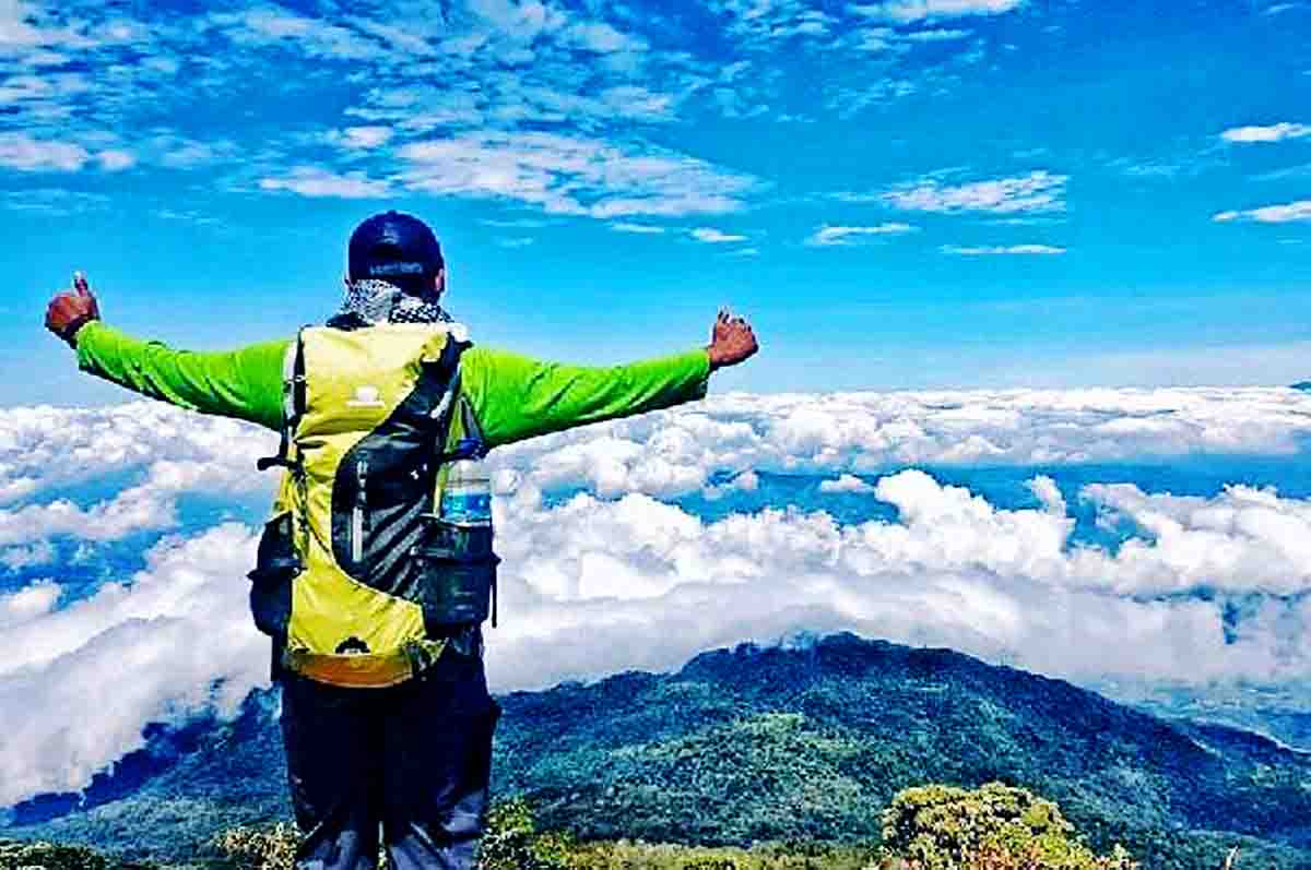 Gunung Ciremai - Gunung untuk hiking bagi hikers tahap awal dengan 3 jalur pendakian