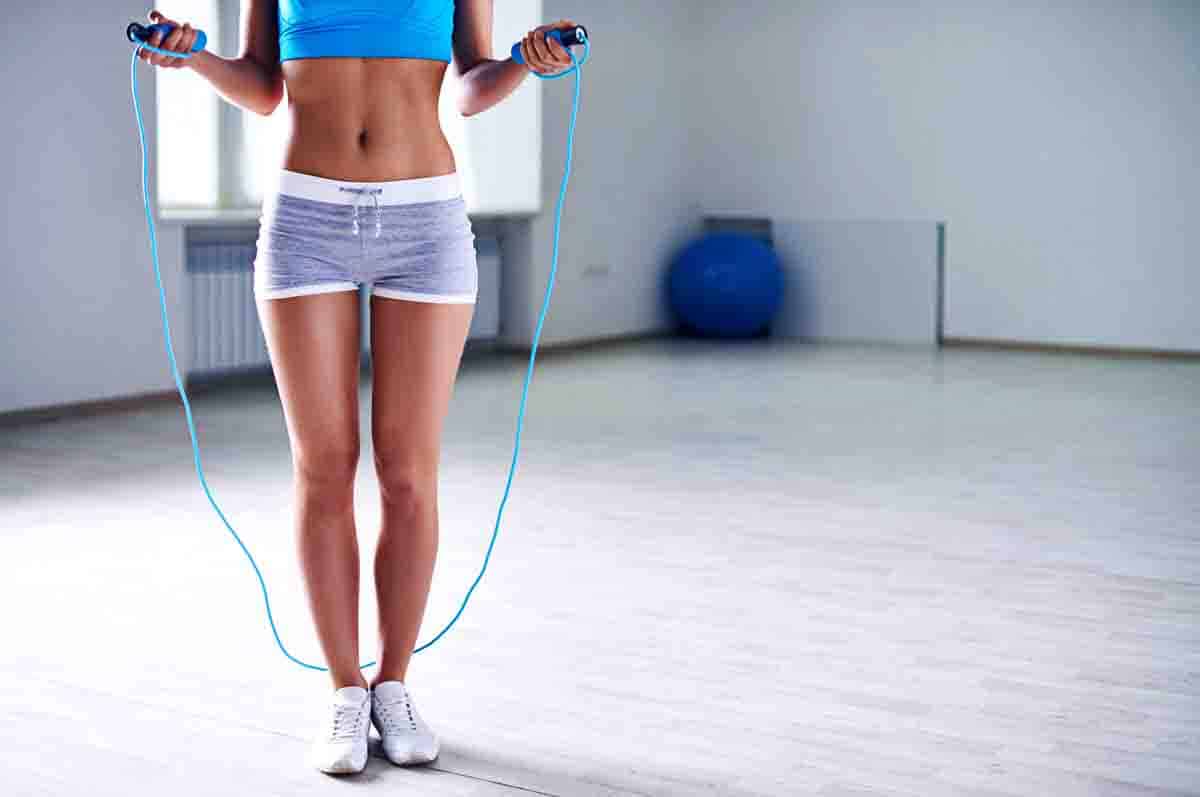 Tali Skipping - Alat alat olahraga fitnes sebagai penyokong ketahanan kaki dan tangan