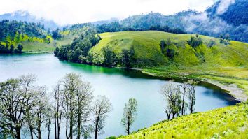 Danau Ranu Kumbolo - Nama danau di Pulau Jawa yang terkenal lewat film “5 cm”