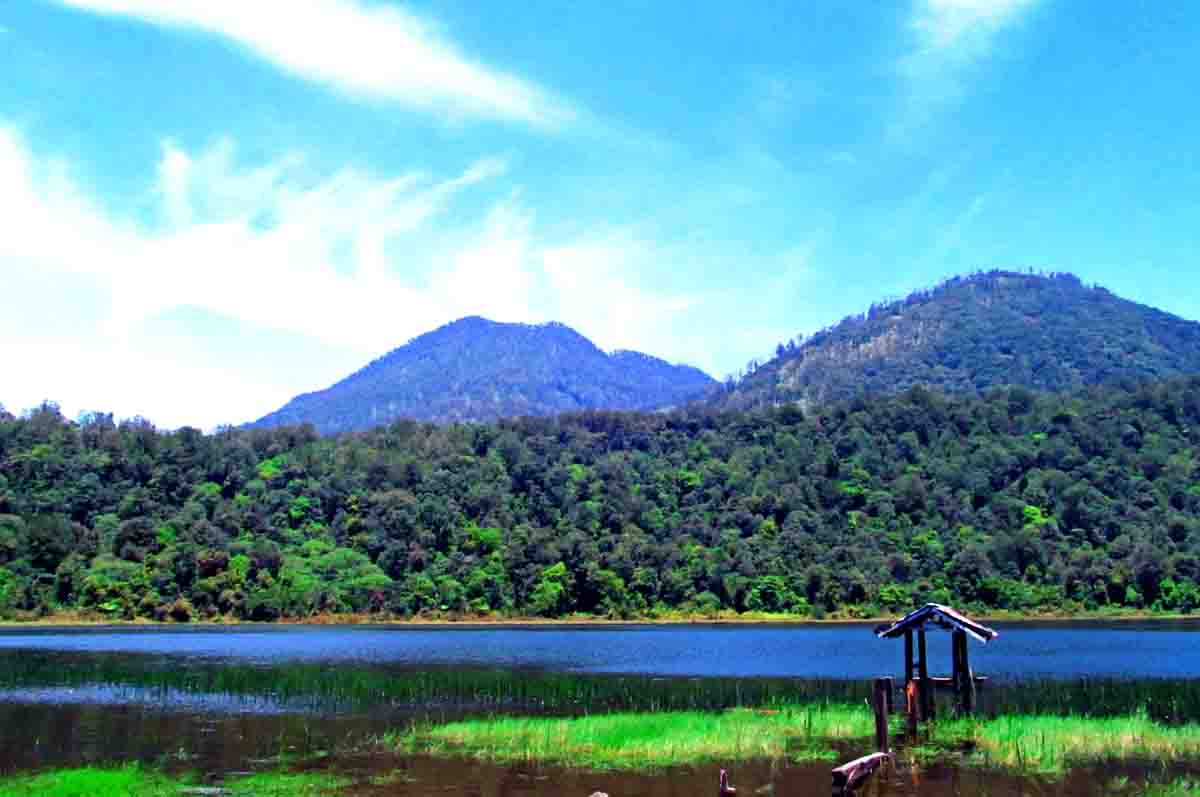 Danau Taman Hidup - Nama danau di Pulau Jawa dengan pemandangan eksotis