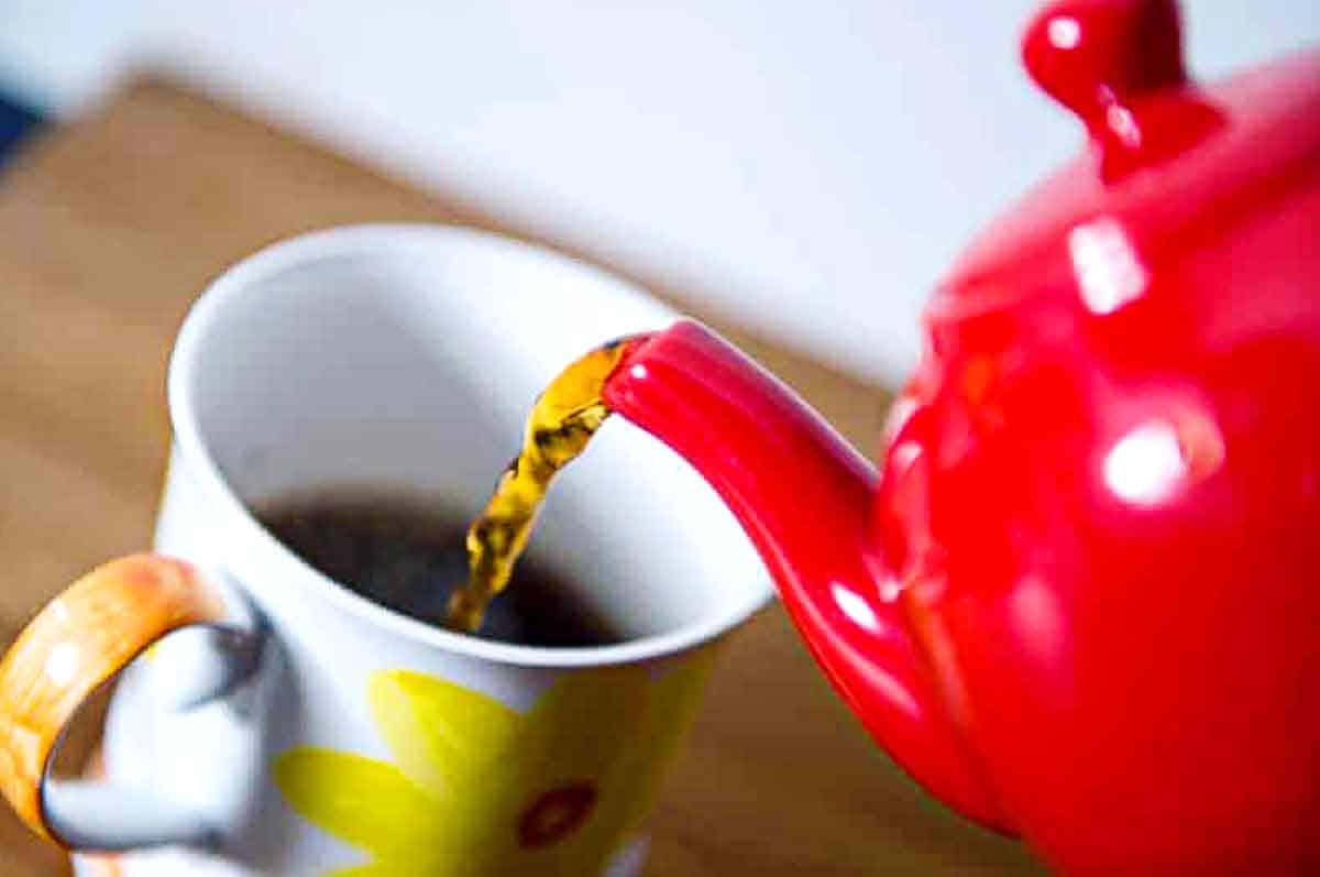 Alternatif Selain Kopi - Manfaat minum teh tawar hangat untuk menghilangkan kecanduan kopi