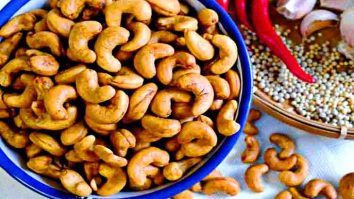 Serap Minyak - Cara goreng kacang mede step kesebelas