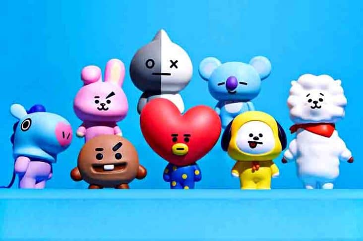 Boneka BTS dan pemiliknya