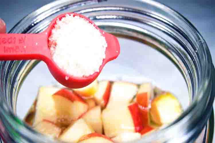 Siapkan Air Gula - Bikin cuka apel buat wajah step ketiga