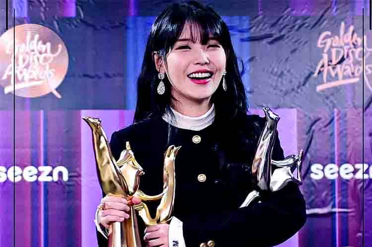 IU - Pemenang daesang terbanyak yang merupakan penyanyi solo terkenal