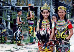 Selain Bahasa Juga Kebudayaan  – Fakta bahasa kutai digunakan oleh masyarakat di propinsi Kalimantan Timur yang kesembilan