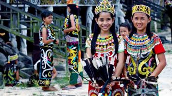 Selain Bahasa Juga Kebudayaan  – Fakta bahasa kutai digunakan oleh masyarakat di propinsi Kalimantan Timur yang kesembilan