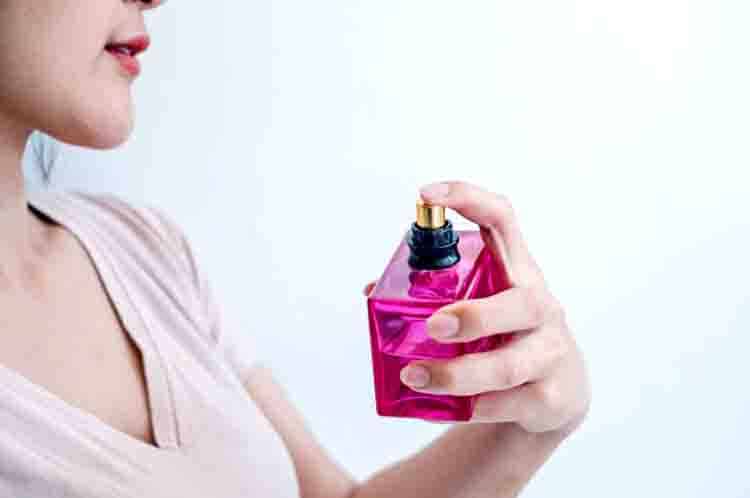 Bahan campuran minyak wangi atau parfum - Manfaat Pohon Damar untuk parfum pakaian
