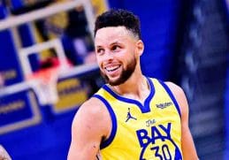 Memiliki brand sendiri - Stephen Curry Biodata yakni memiliki brand yang dikelolanya sediri