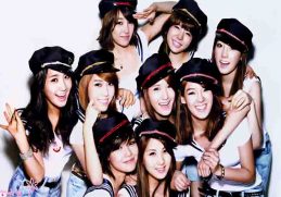 SNSD - Girls' Generation - National Girl Group Kpop dipegang oleh SNSD