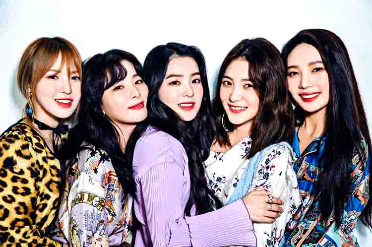 Red Velvet - National Girl Group Kpop dipegang oleh Red Velvet