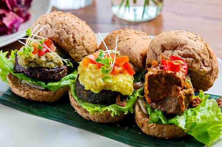 Restoran Burgreens - Tempat makan vegetarian terdekat di Jakarta yang masakannya dibuat chef profesional
