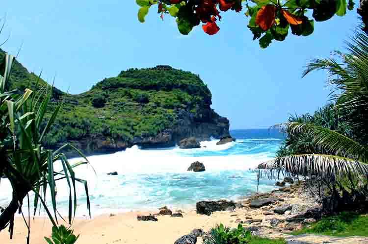 Pantai Sembukan - Pantai Terdekat Dari Surakarta ada di pantai sembukan