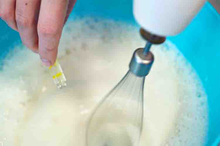 Gula - Marshmallow terbuat dari apa? Bahan utamanya yaitu gula
