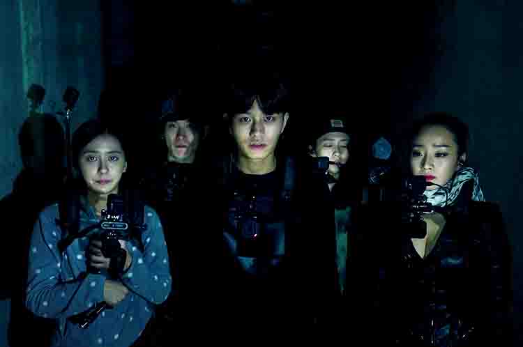 Sukses Memerankan Film Gonjiam : Haunted Asylum - Park Ji Hyun film dan acara TV sukses memerankan Film Gonjiam : Haunted Asylum