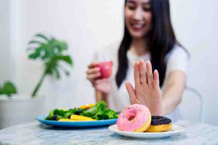 Mengurangi asupan gula - gula darah normal setelah makan bisa Anda dapatkan dengan cara mengurangi asupan gula