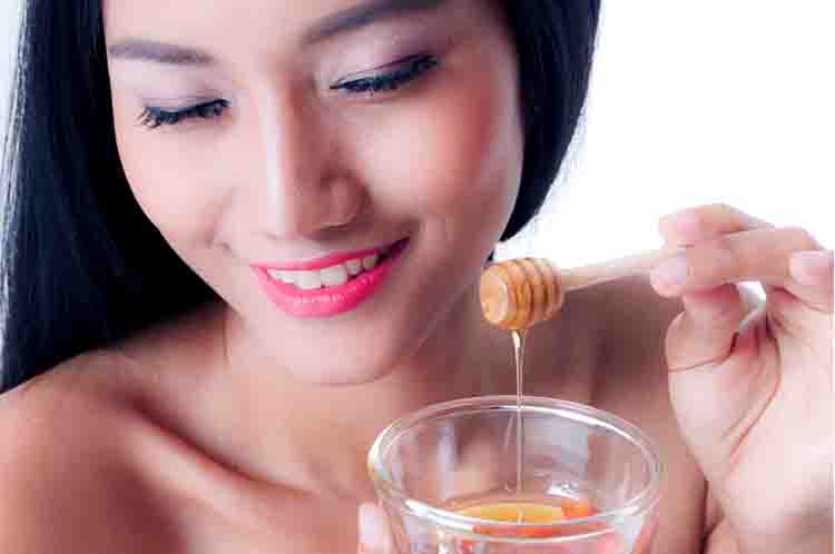 Madu - cara mengatasi kulit wajah kering dengan bahan alami bisa menggunakan madu