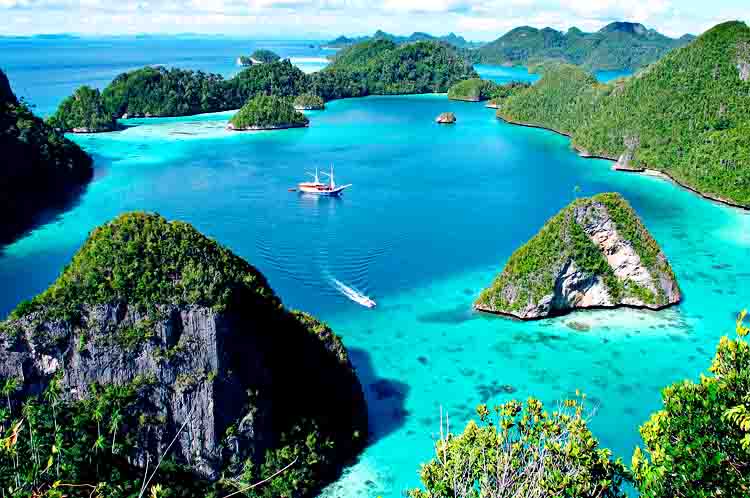 Papua - pulau besar di Indonesia yang tidak memiliki gunung berapi adalah Papua