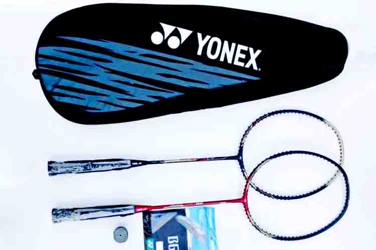 Yonex Bundling Nanoray 68 – rekomendasi raket badminton terbaik harga murah salah satunya adalah Yonex Bundling Nanoray 68