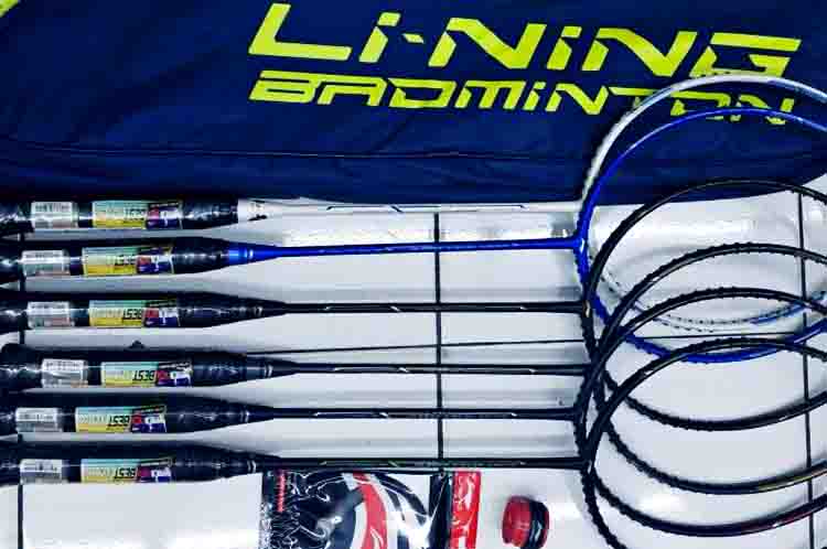 Li-Ning SS 99 Plus - rekomendasi raket badminton terbaik harga murah salah satunya adalah Li-Ning SS 99 Plus