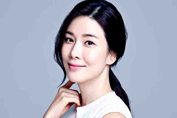 Lee Bo Young - aktris Korea umur 40 tahunan yang terlihat muda adalah Lee Bo Young