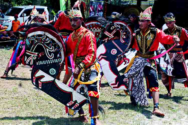 Berasal Dari Ponorogo - tarian kuda lumping berasal dari ponorogo