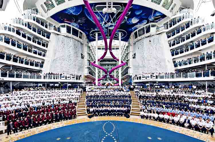 Royal Caribbean Harmony of the Seas - kapal terbesar di dunia nomor 1 dan selanjutnya adalah Royal Caribbean Harmony of the Seas