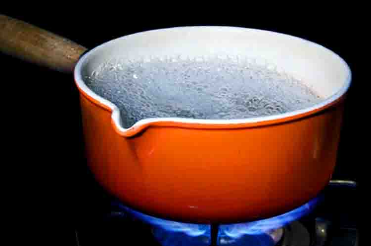 Letakkan Gandum Berisi Air Diatas Tungku - cara memasak gandum utuh yakni dengan meletakkan gandum berisi air diatas tungku