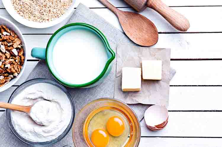 Siapkan Bahan Bakunya - resep kue dari tepung terigu telur dan margarin adalah dengan menyiapkan bahan bakunya