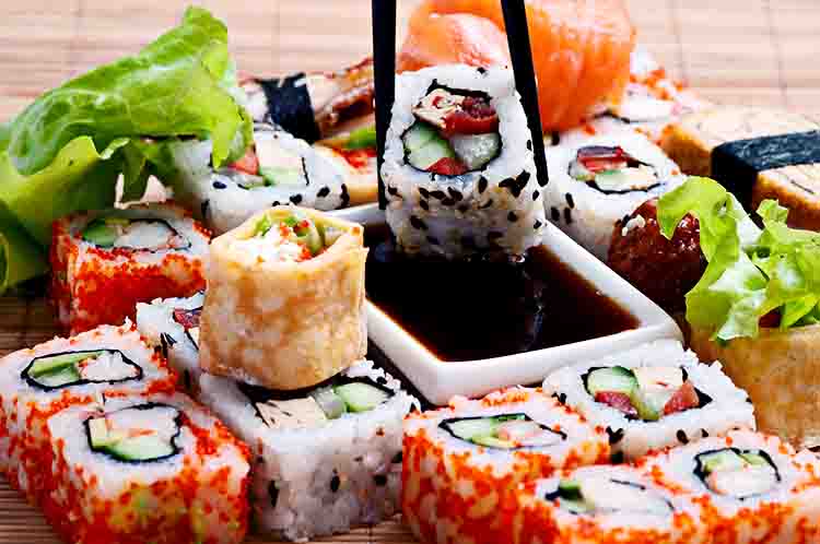 Sushi - urutan makanan terenak di dunia dimulai dari sushi
