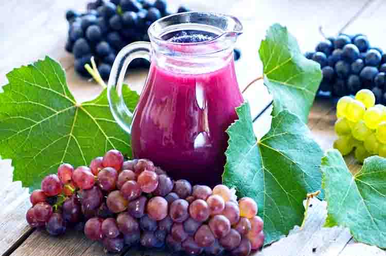  Jus Anggur - Minuman untuk mengecilkan perut dalam 4 hari adalah jus anggur
