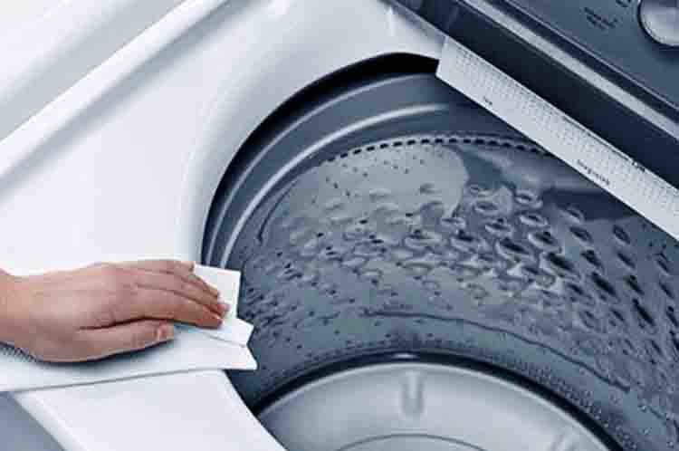Bersihkan Bagian Luar - Cara bersihkan pengering mesin cuci 2 tabung adalah dengan  bersihkan bagian luar