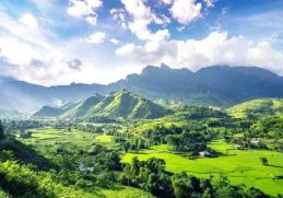 Gunung Beratus - Berbagai nama-nama gunung di pulau Kalimantan salah satunya adalah gunung beratus