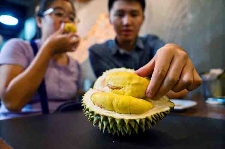 Durian Bawor Jauh Lebih Berat Dari Durian Musang King 