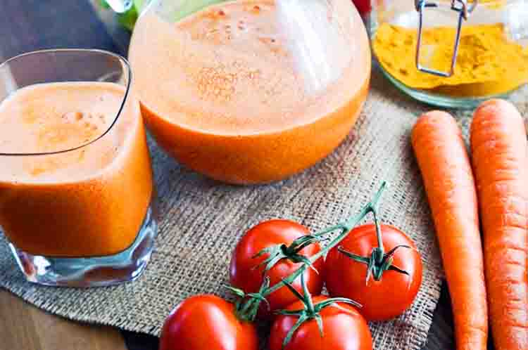 Kaya Akan Antioksidan - Manfaat jus wortel dan tomat pada tubuh kita adalah kaya akan antioksidan