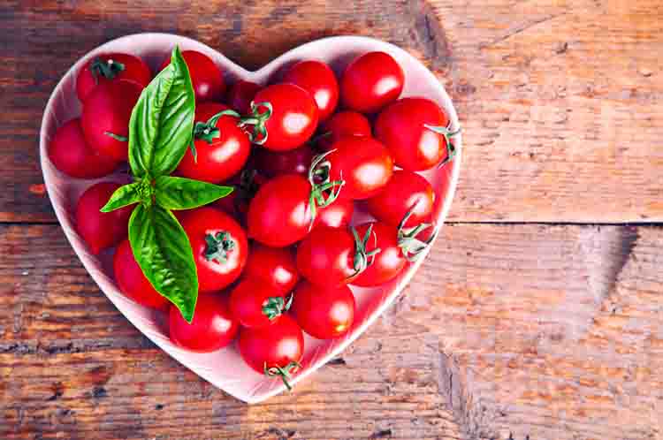 Memelihara Kesehatan Jantung - Cara mengonsumsi tomat yang benar dengan manfaat memelihara kesehatan jantung