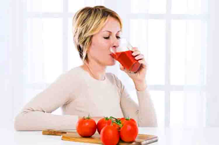 Menjaga Tekanan Darah - Cara mengonsumsi tomat yang benar dengan manfaat menjaga tekanan darah