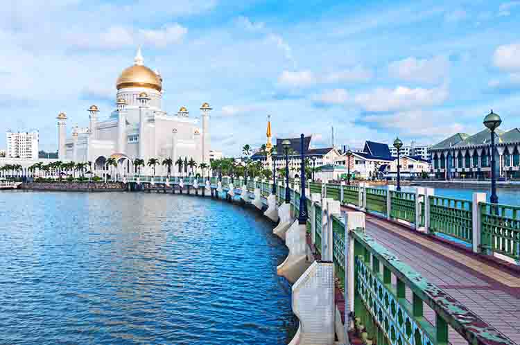 Memiliki Masjid Paling Sempurna - Negara yang memiliki wilayah paling kecil di Asia Tenggara adalah Brunei Darussalam